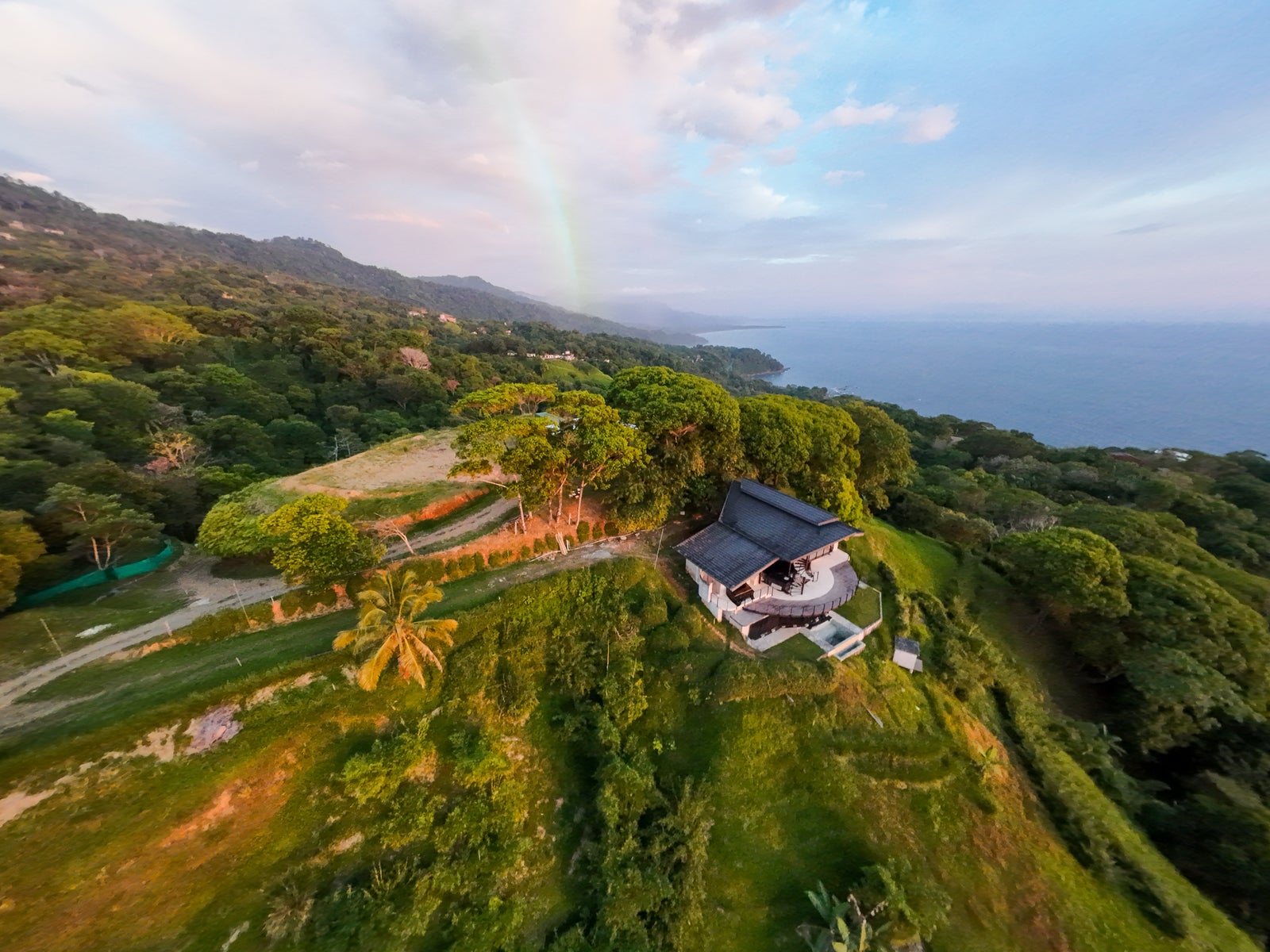 Luxury Hilltop Estate — photo 9 of 11