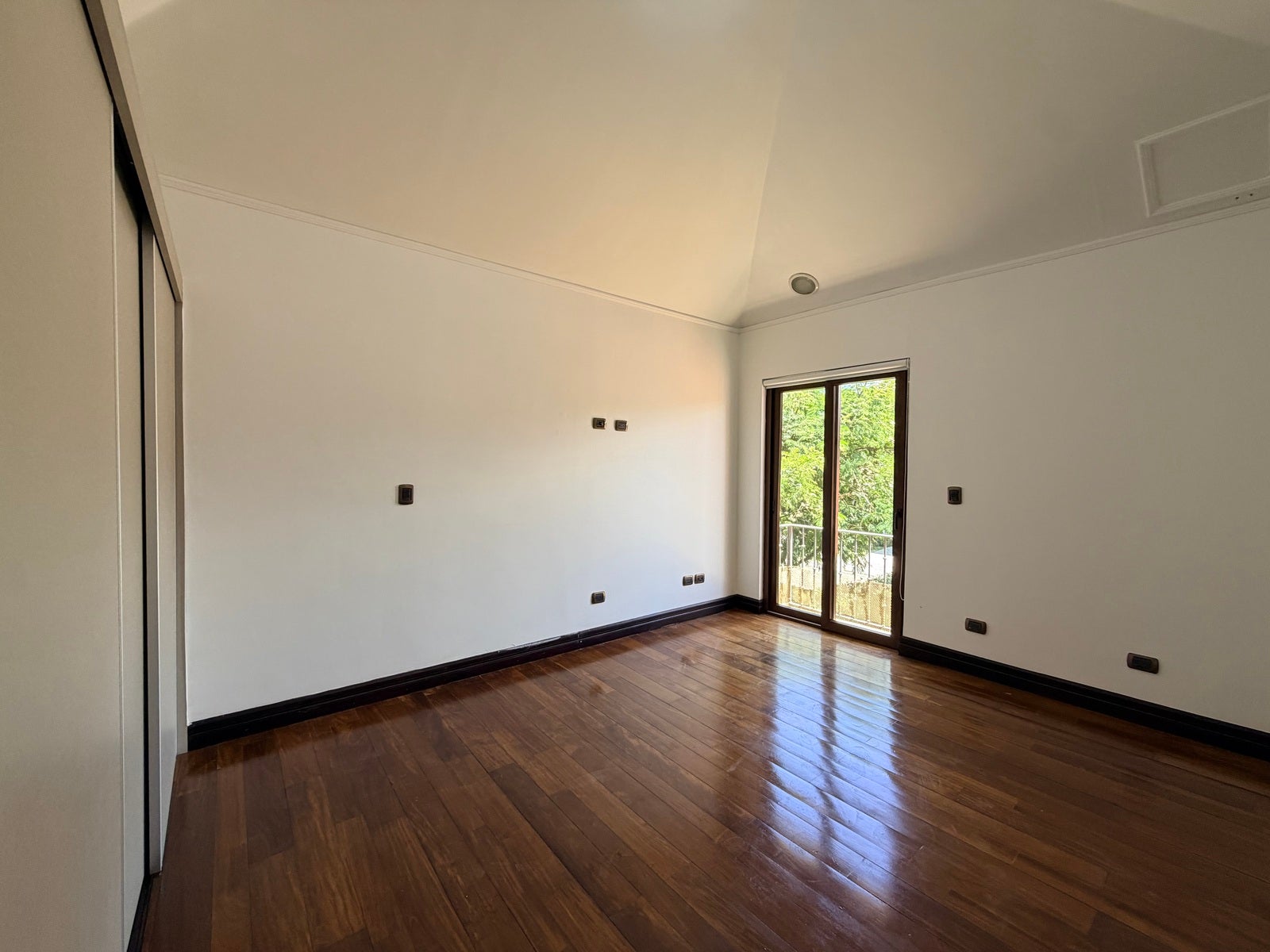 Hacienda del Sol Residence — photo 12 of 19