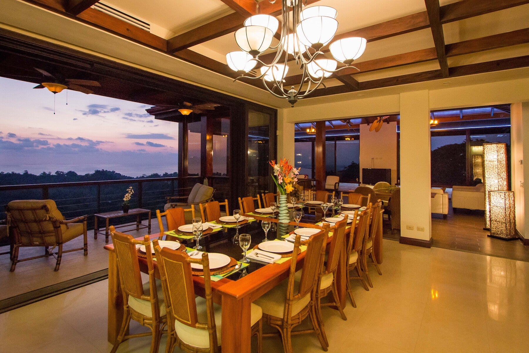 Panoramic Ocean Luxury Estate — photo 6 of 19