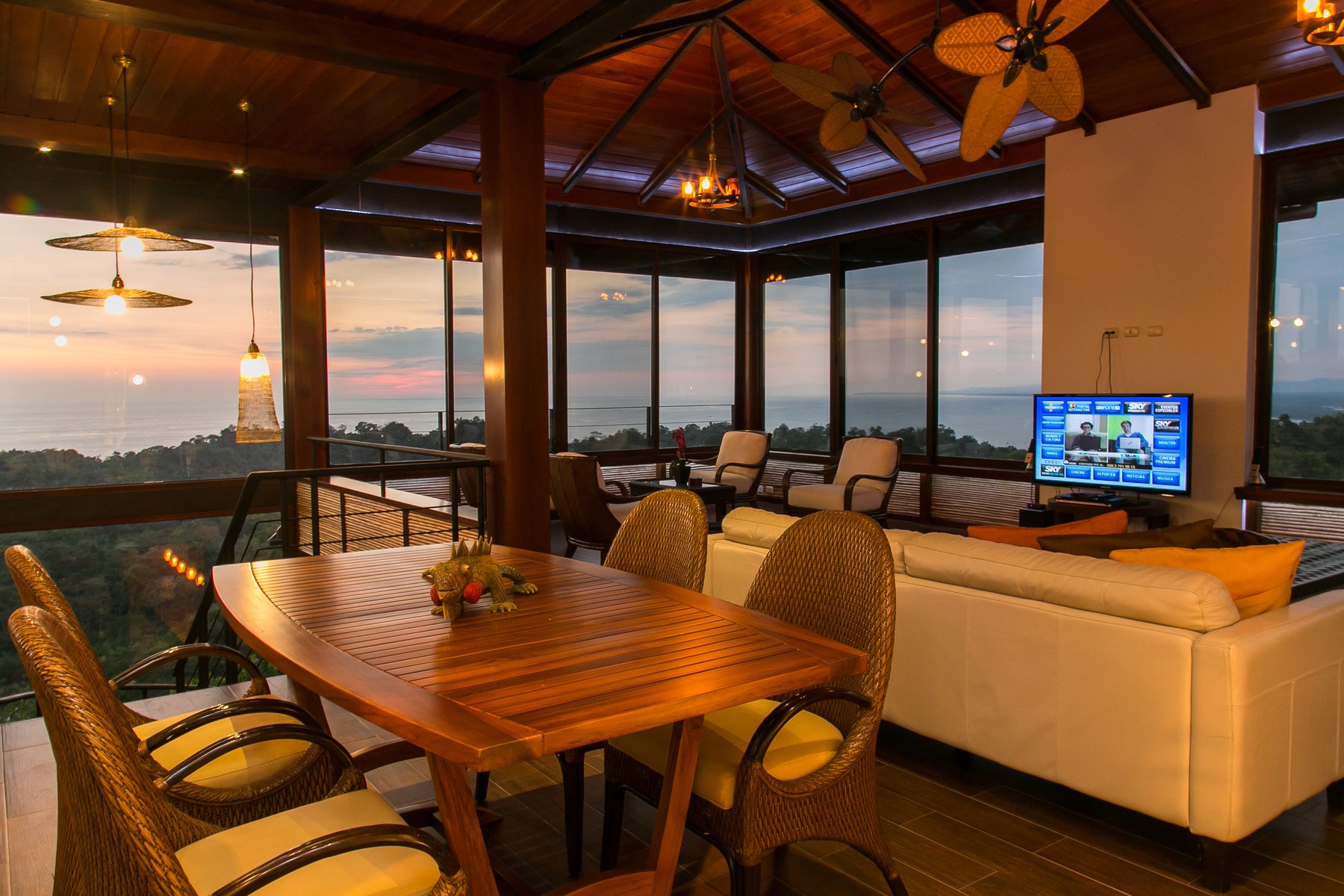 Panoramic Ocean Luxury Estate — photo 10 of 19