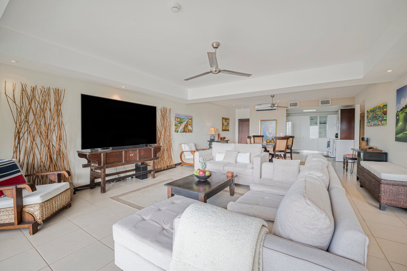 Luxury Ocean View Condo — photo 3 of 14