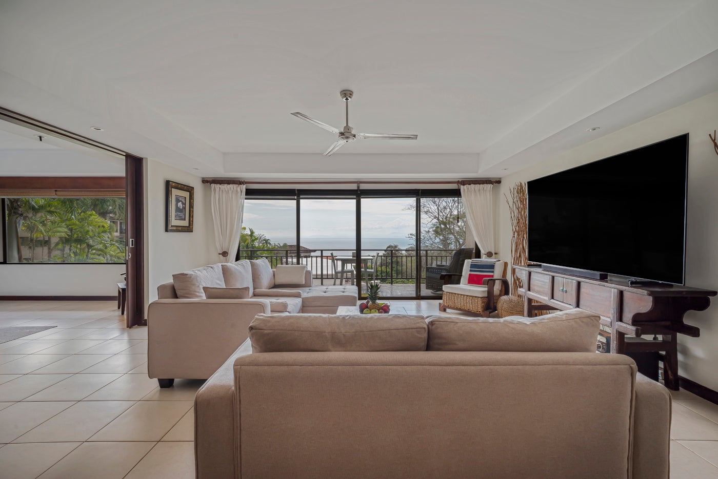 Luxury Ocean View Condo — photo 5 of 14