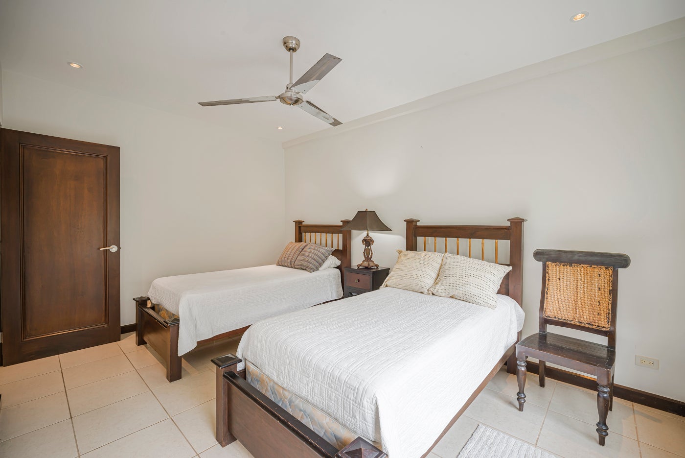 Luxury Ocean View Condo — photo 8 of 14