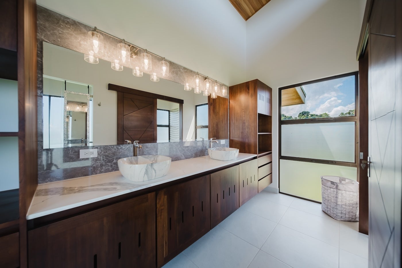 Ocean View Luxury Estate — photo 14 of 19
