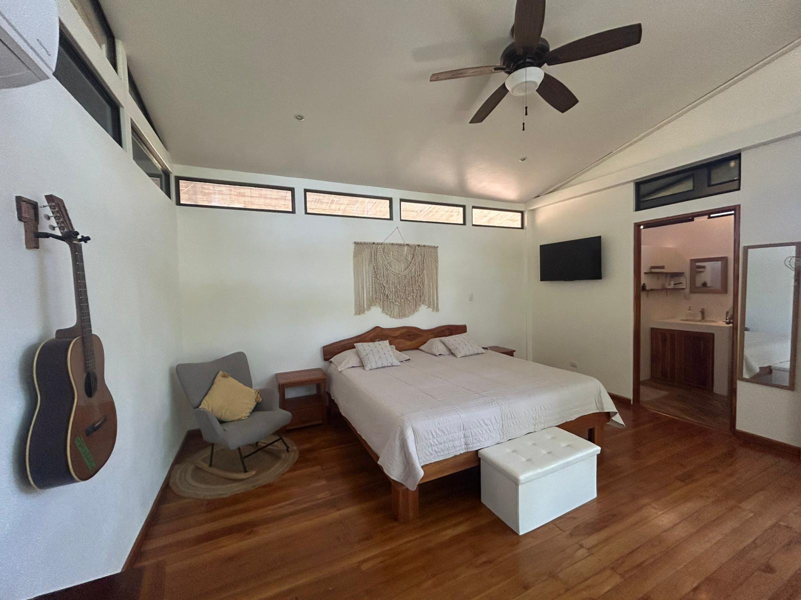 Stunning One Bedroom with room to Grow — photo 7 of 13