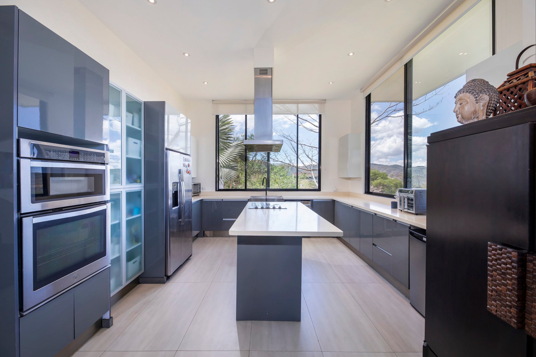 Cerro Colon Stunning Views Contemporary Home — photo 7 of 19