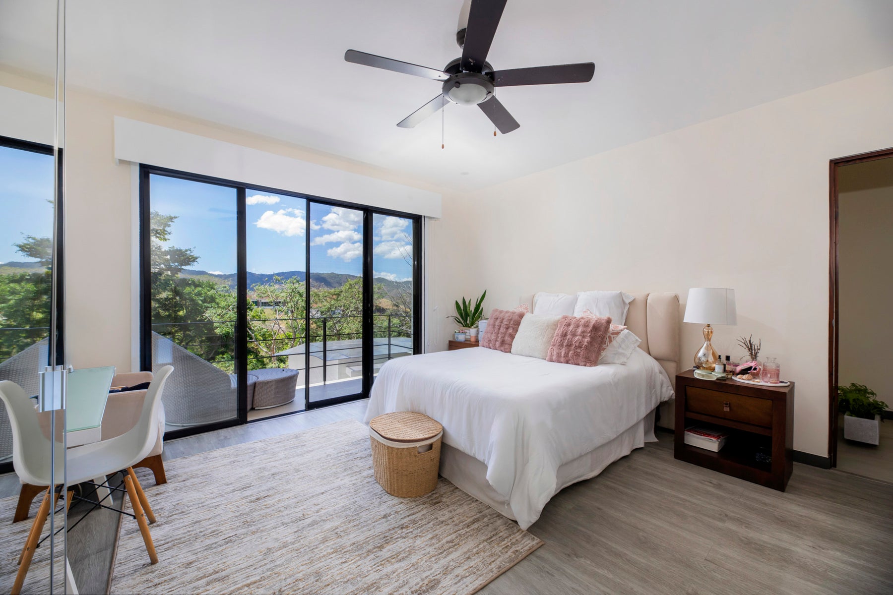 Cerro Colon Stunning Views Contemporary Home — photo 12 of 19
