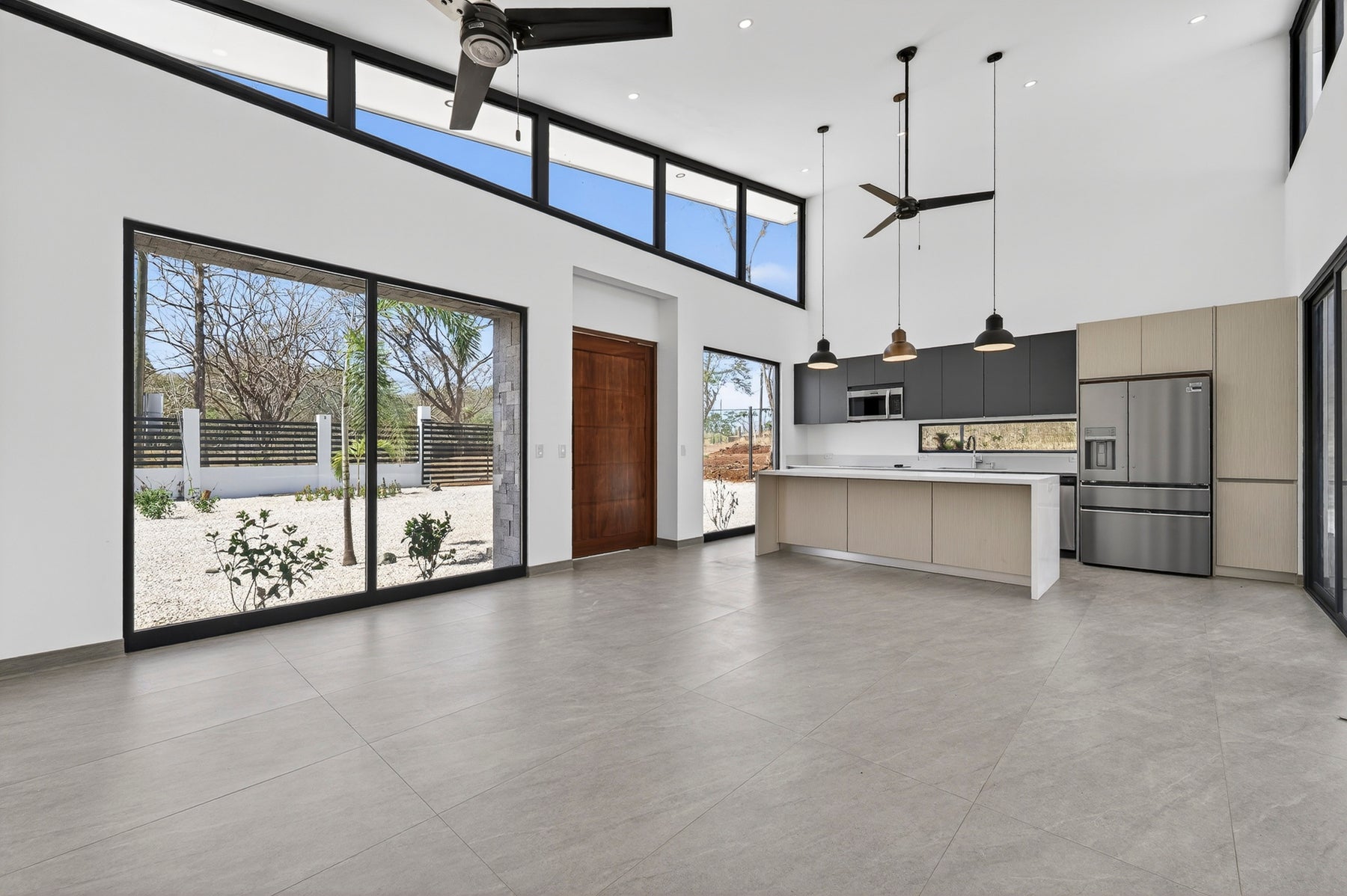 Modern Pool Home — photo 7 of 19