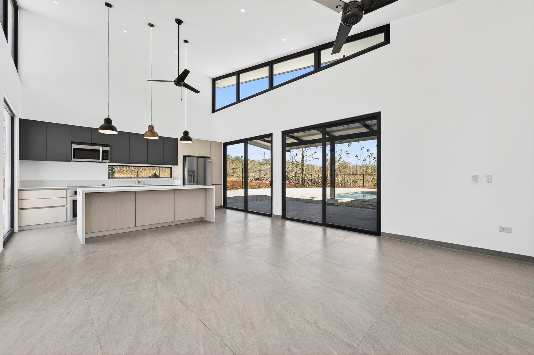 Modern Pool Home — photo 8 of 19