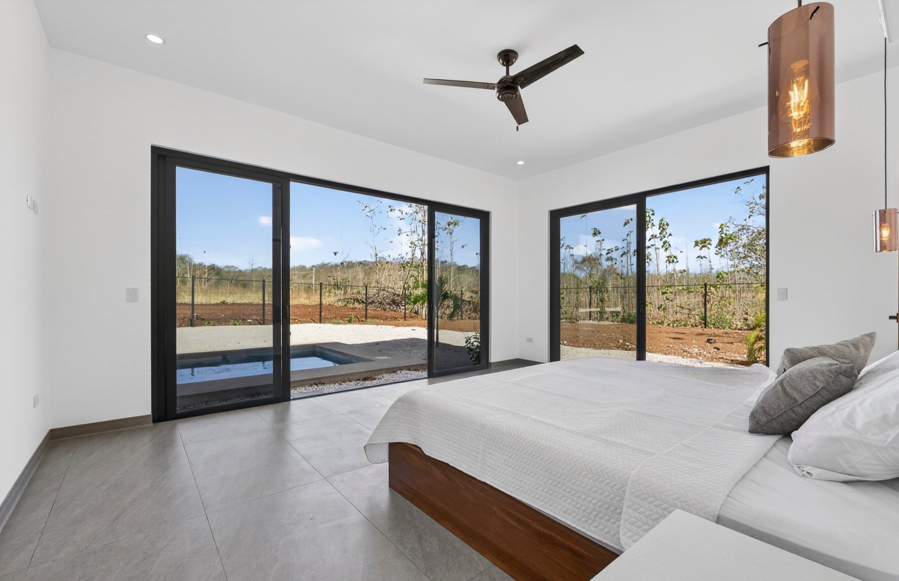 Modern Pool Home — photo 11 of 19