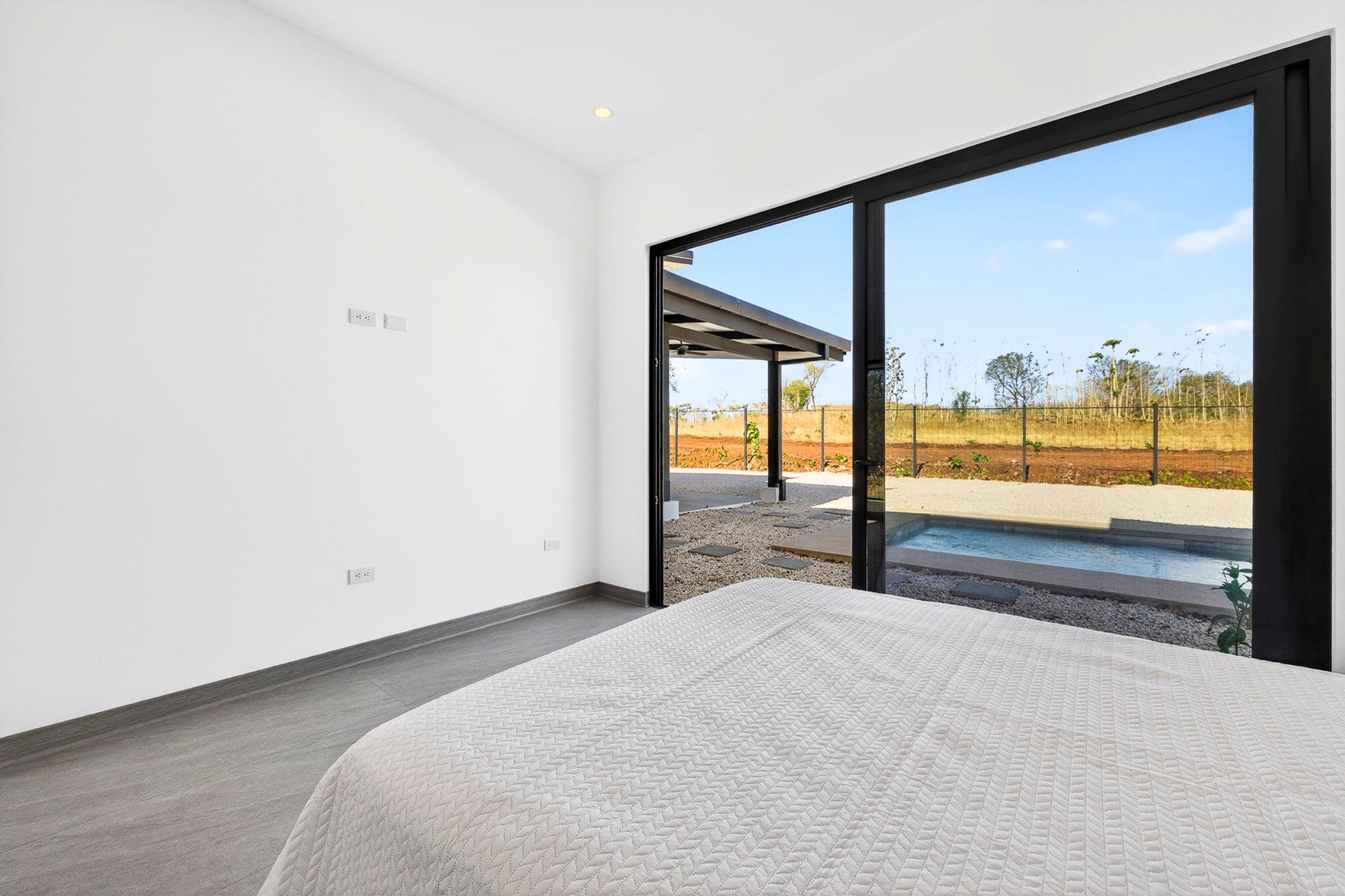 Modern Pool Home — photo 13 of 19