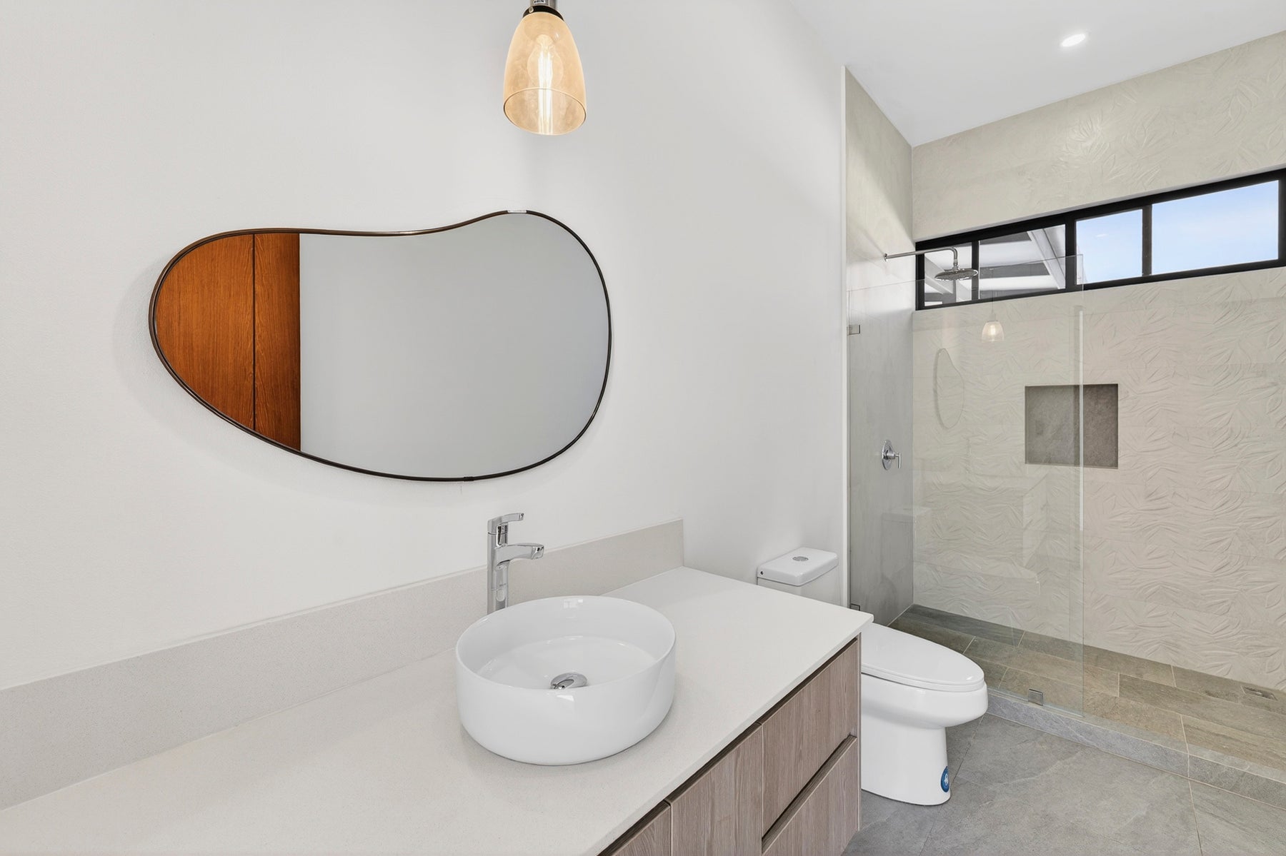 Modern Pool Home — photo 19 of 19