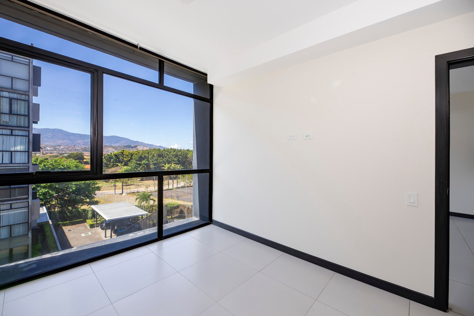 Sportiva Skyhomes Modern One Bedroom Condo on the Fourth Floor — photo 8 of 19