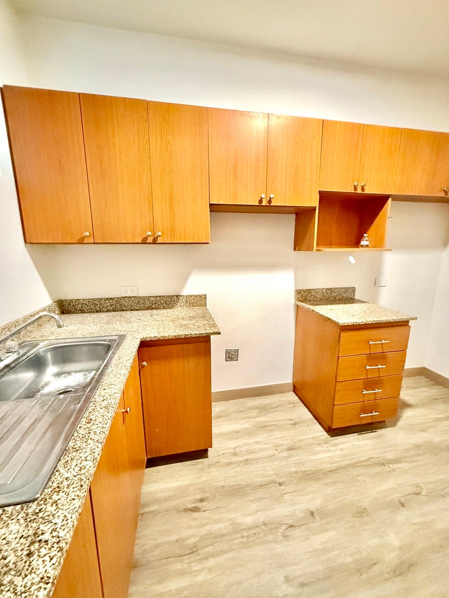 Location, Value and Opportunity Spacious Urban Condo — foto 6 de 19