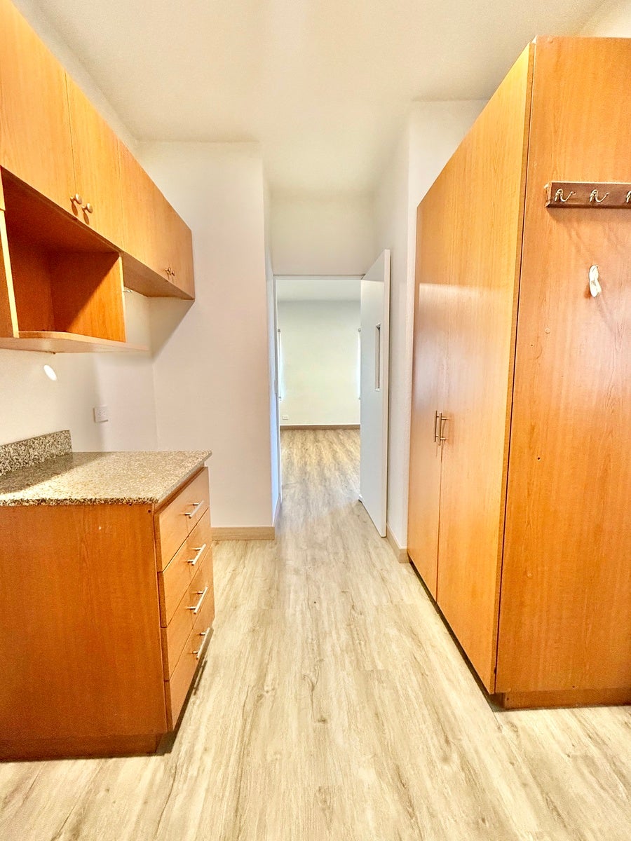 Location, Value and Opportunity Spacious Urban Condo — foto 7 de 19