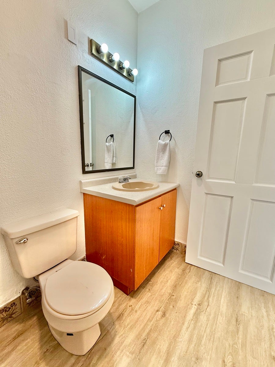 Location, Value and Opportunity Spacious Urban Condo — foto 19 de 19