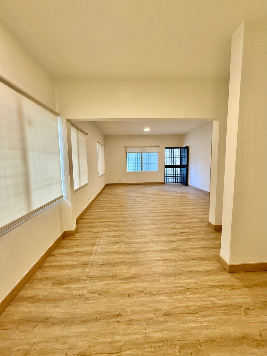 Location, Value and Opportunity Spacious Urban Condo — foto 4 de 19