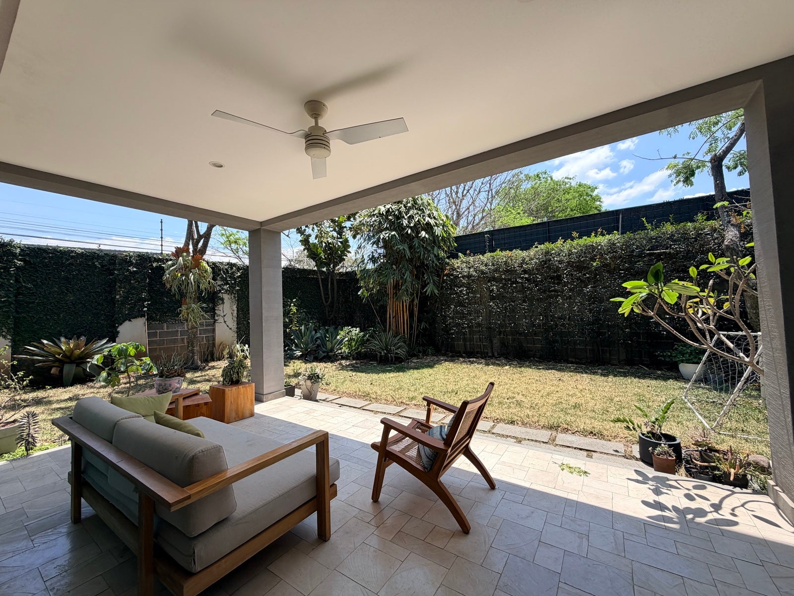 Valvanera Corner Residence — photo 4 of 19