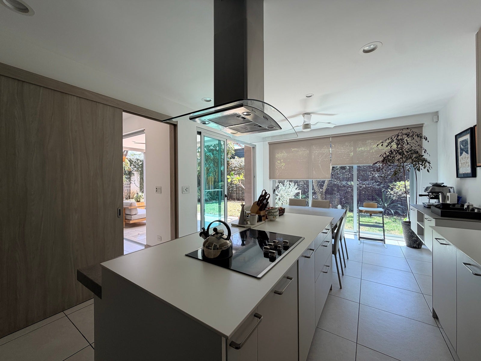 Valvanera Corner Residence — photo 7 of 19
