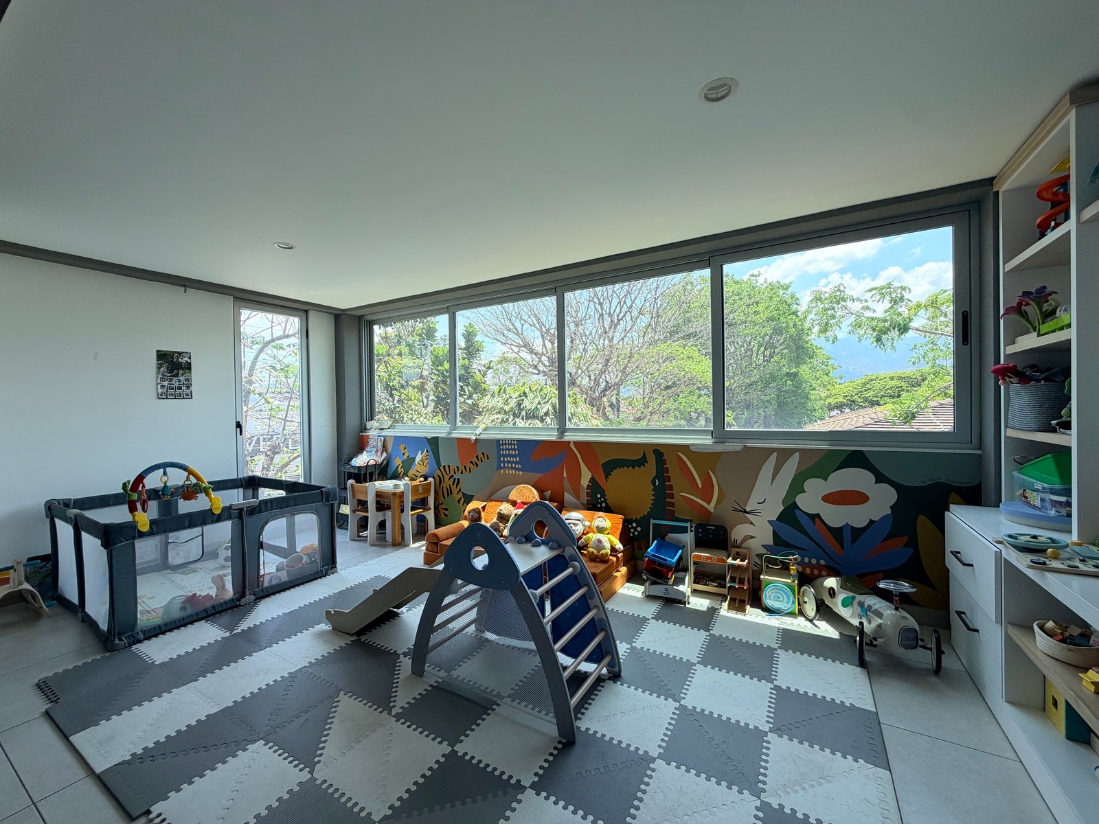 Valvanera Corner Residence — photo 9 of 19