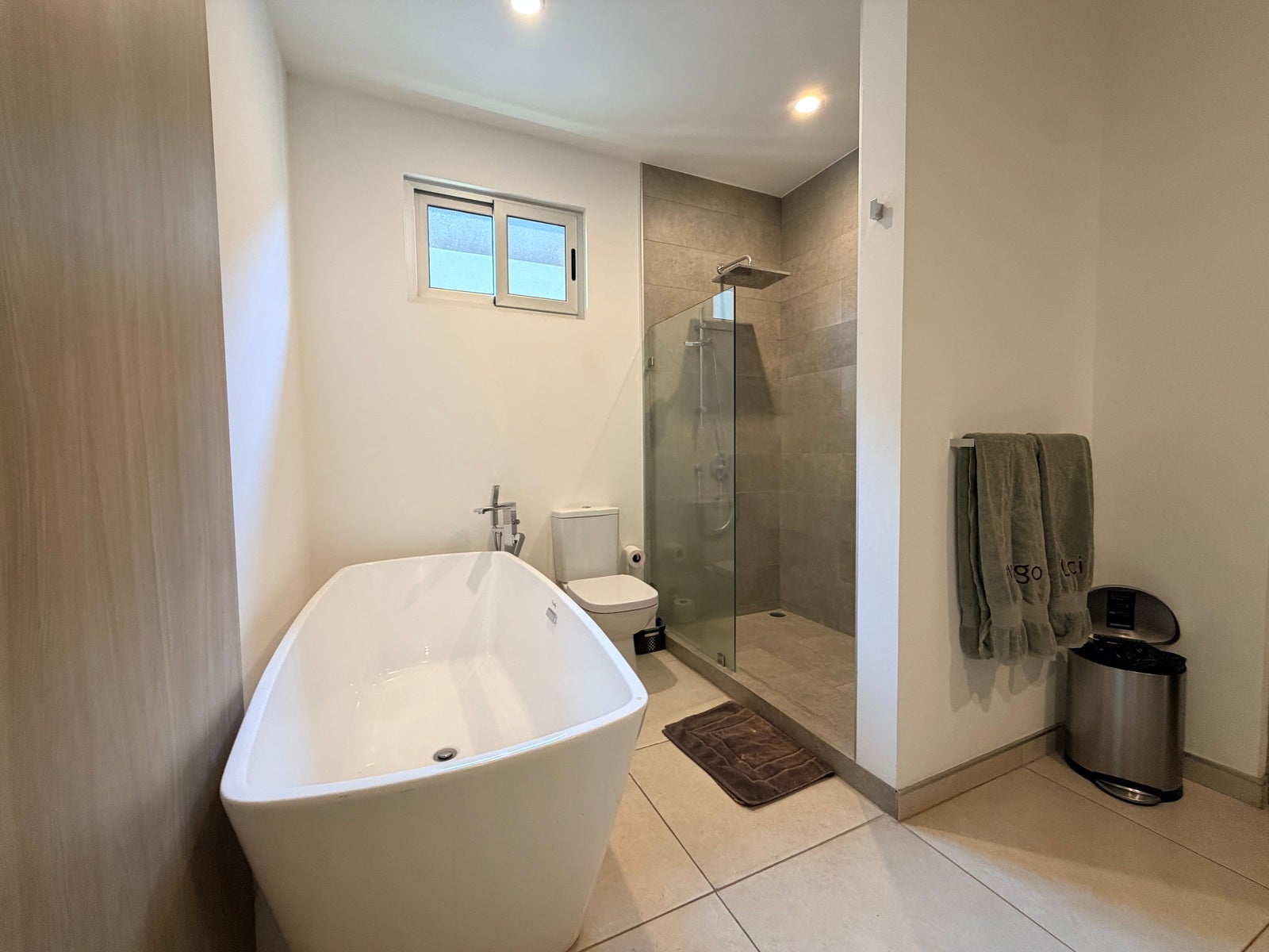 Valvanera Corner Residence — photo 14 of 19