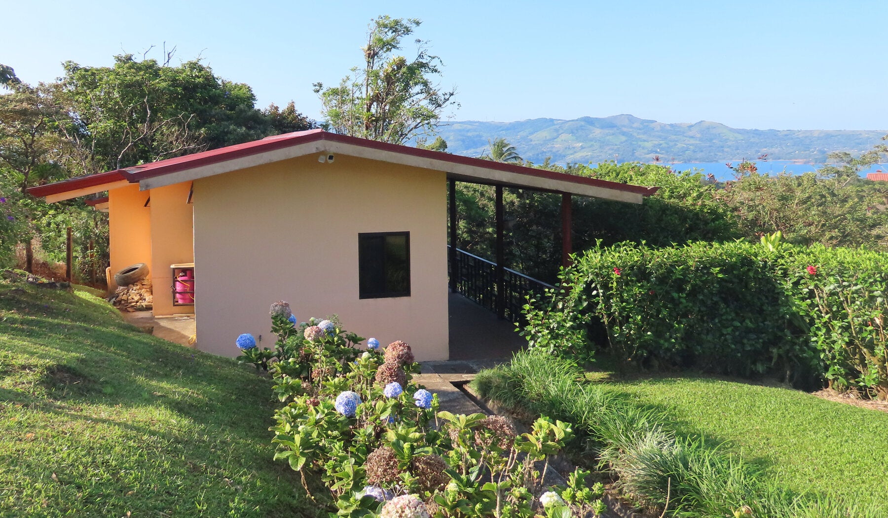  Home And Guesthouse With Lake Views On Large Lot, Nuevo Arenal, Nuevo Arenal, Lake Arenal, Arenal, Tilaran, Alajuela, Costa Rica 50807