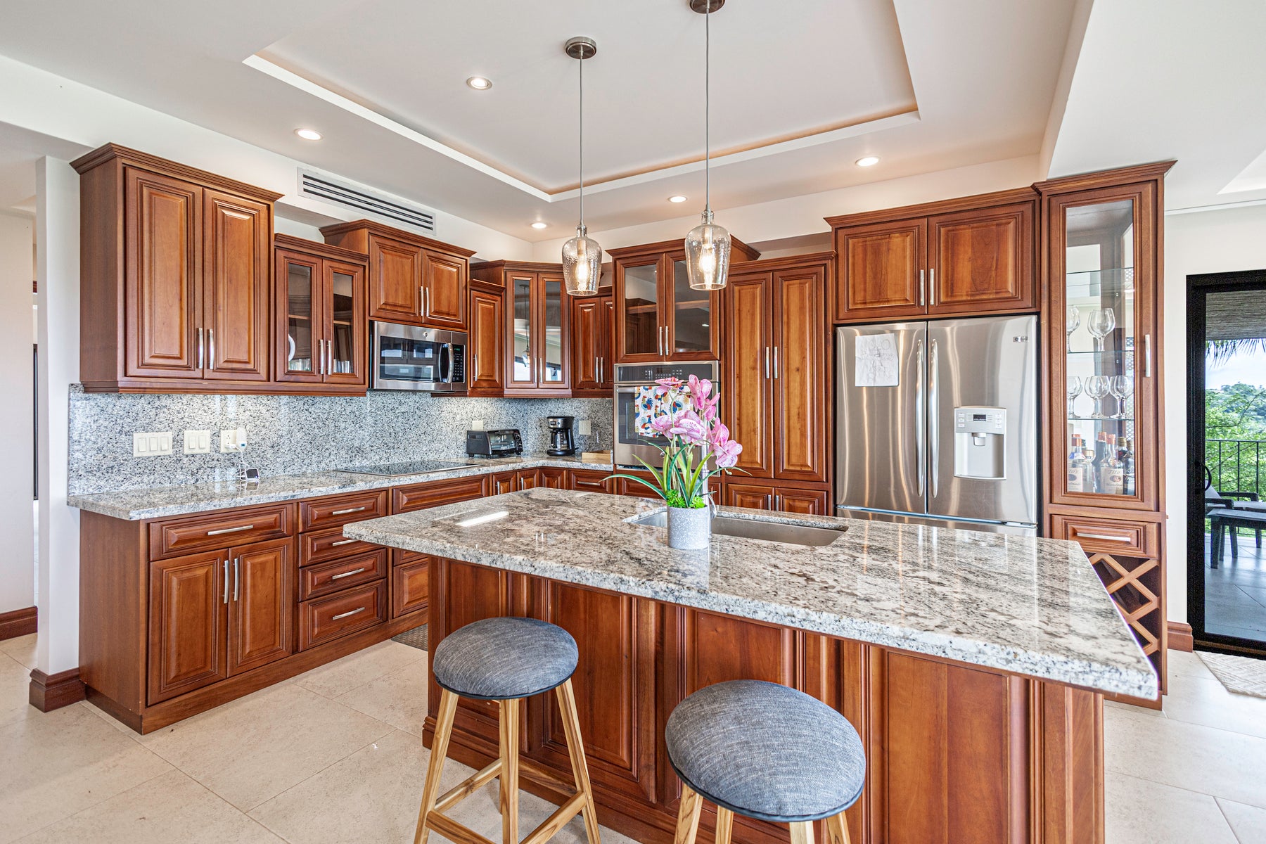 Sunset Ocean View Condo — photo 4 of 19