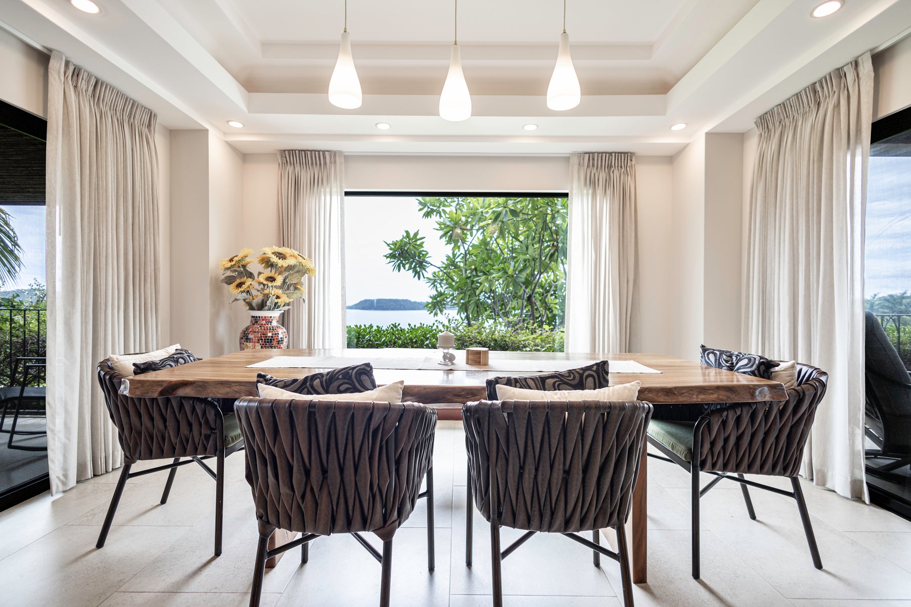 Sunset Ocean View Condo — photo 6 of 19