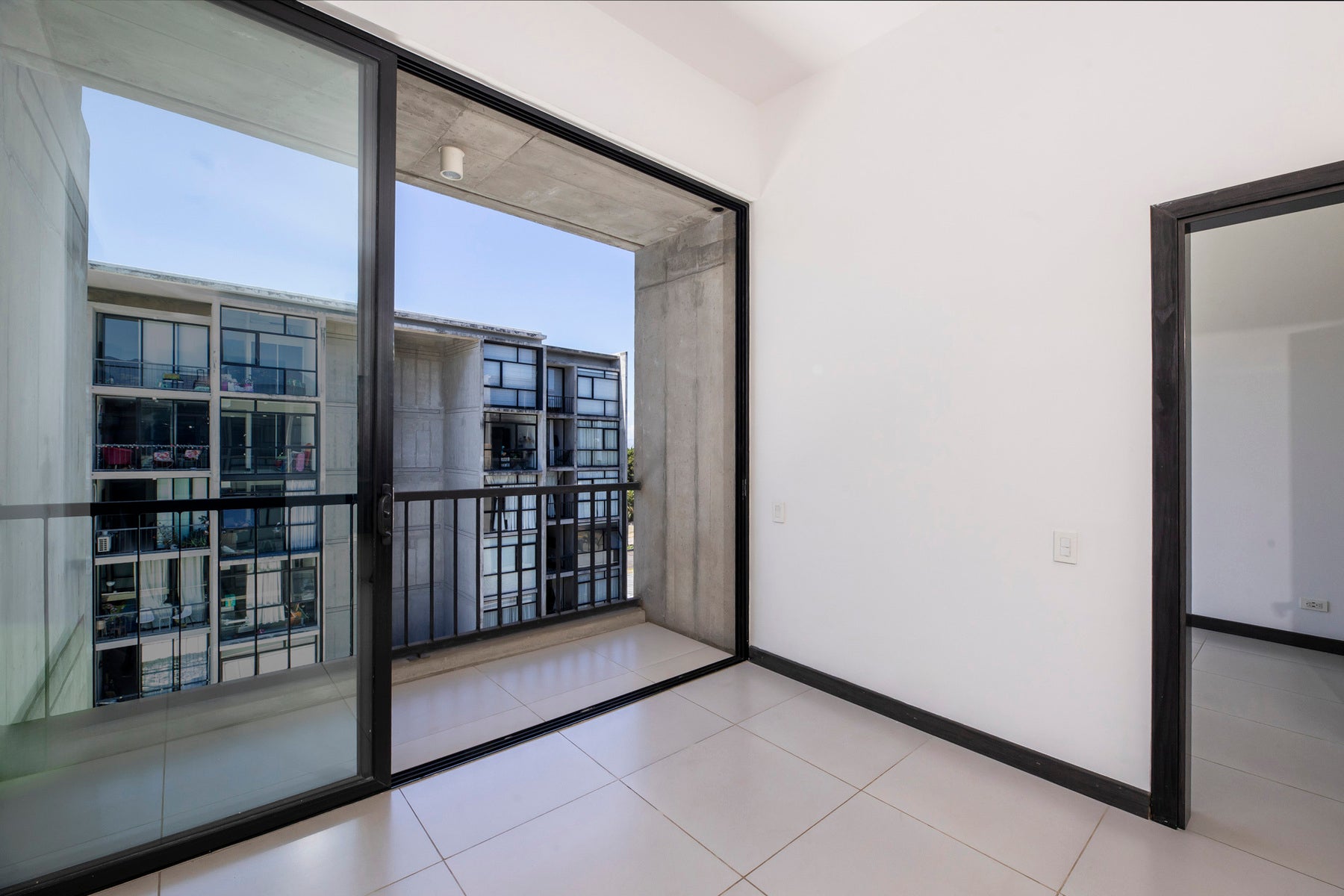 Sportiva Skyhomes Sophisticated Two Bedroom Condo on the Fifth Floor — photo 6 of 18