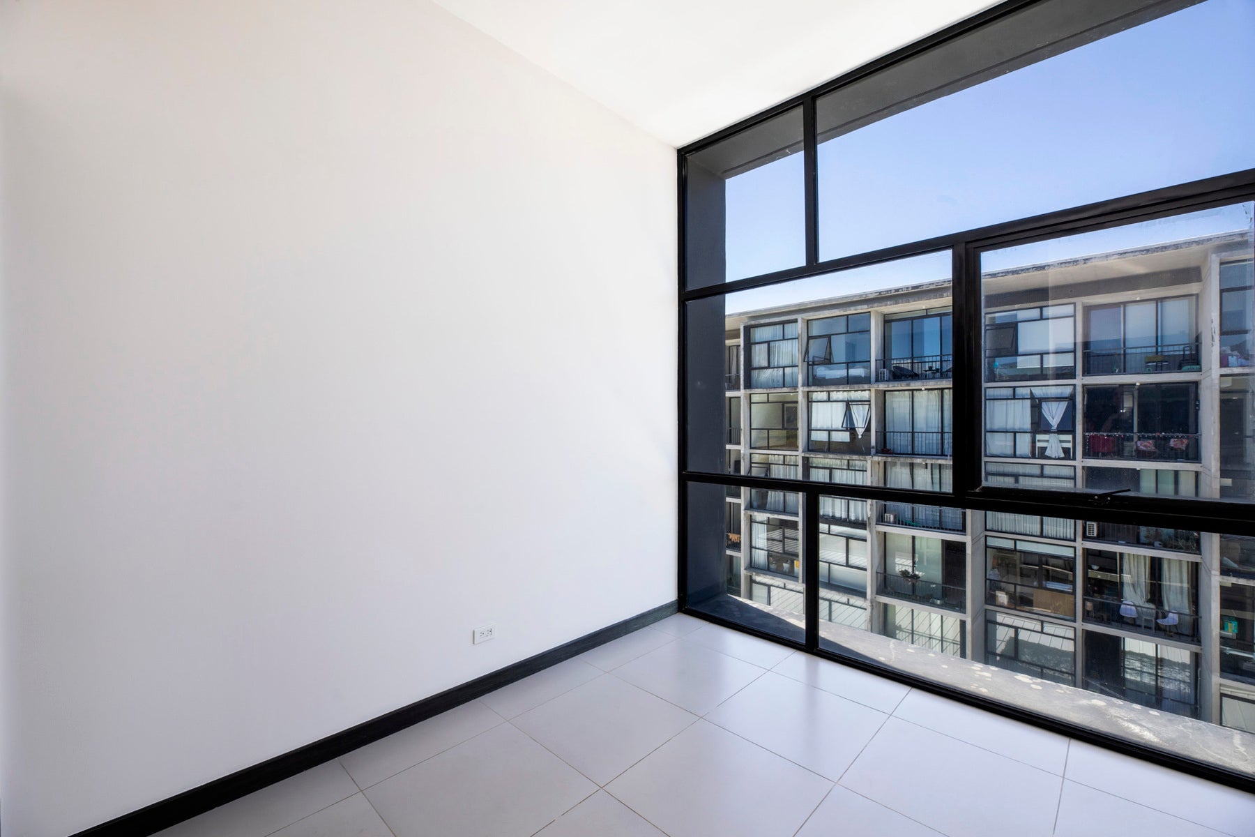 Sportiva Skyhomes Sophisticated Two Bedroom Condo on the Fifth Floor — photo 11 of 18
