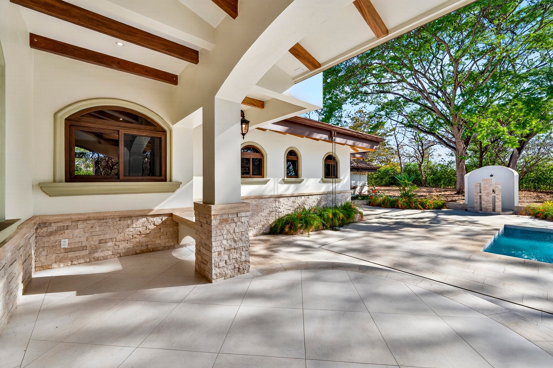 Brand New Luxury Home — photo 4 of 19