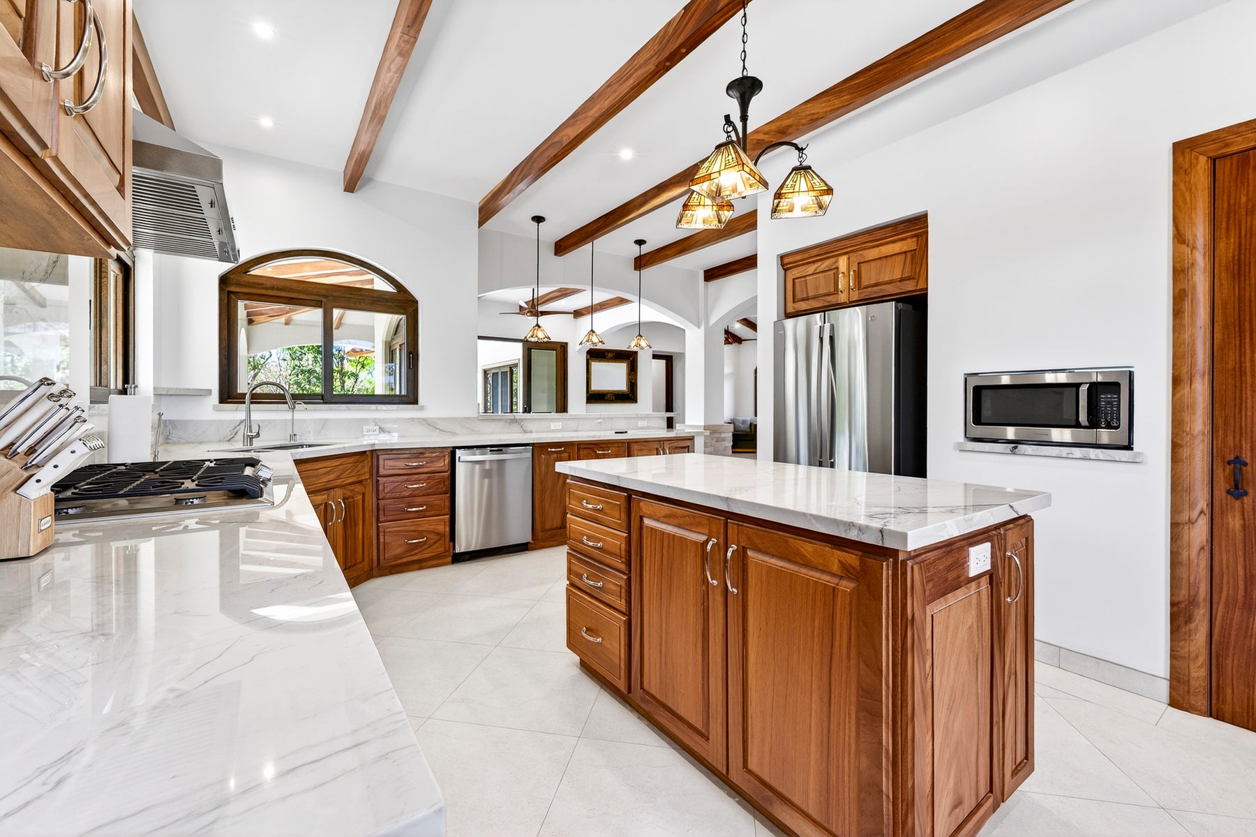 Brand New Luxury Home — photo 8 of 19
