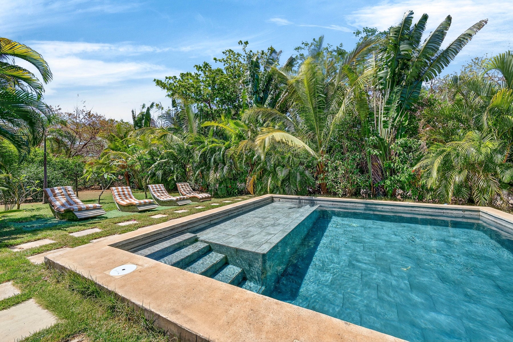 Modern Home in Beachfront Gated Community, Playa Negra, Tamarindo, Veintisiete De Abril, Santa Cruz, Guanacaste, Costa Rica 50303 — photo 5 of 5