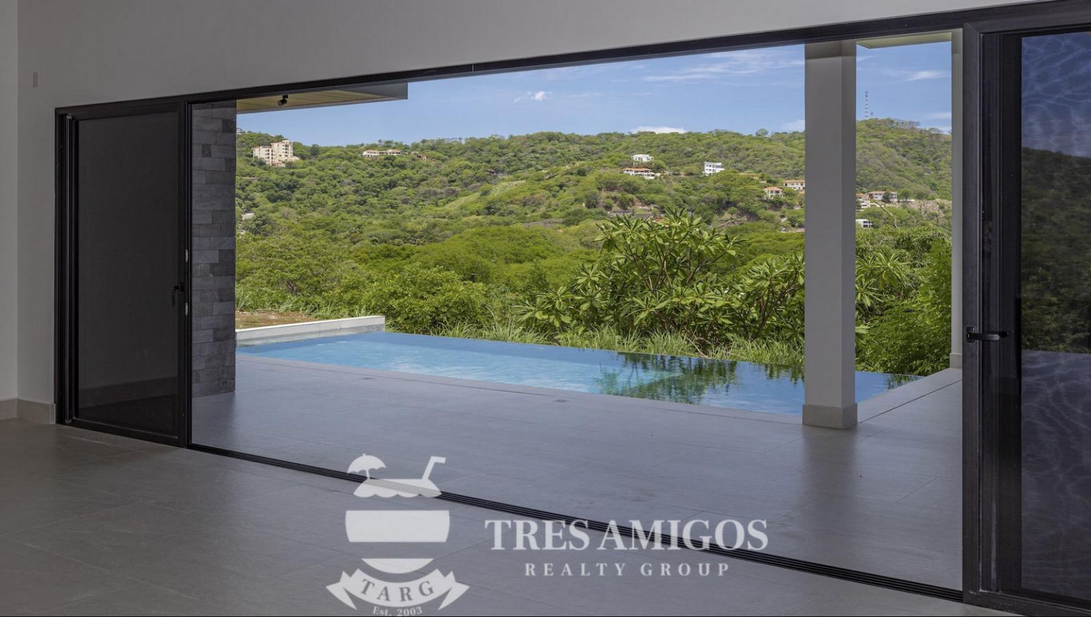 Luxury Ocean View Villa with Infinity Pool — photo 11 of 14