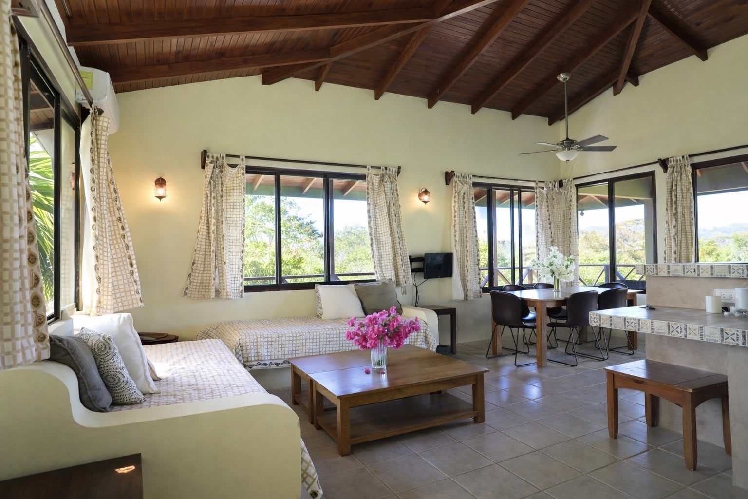 Three Acre Santiago Finca — photo 3 of 19
