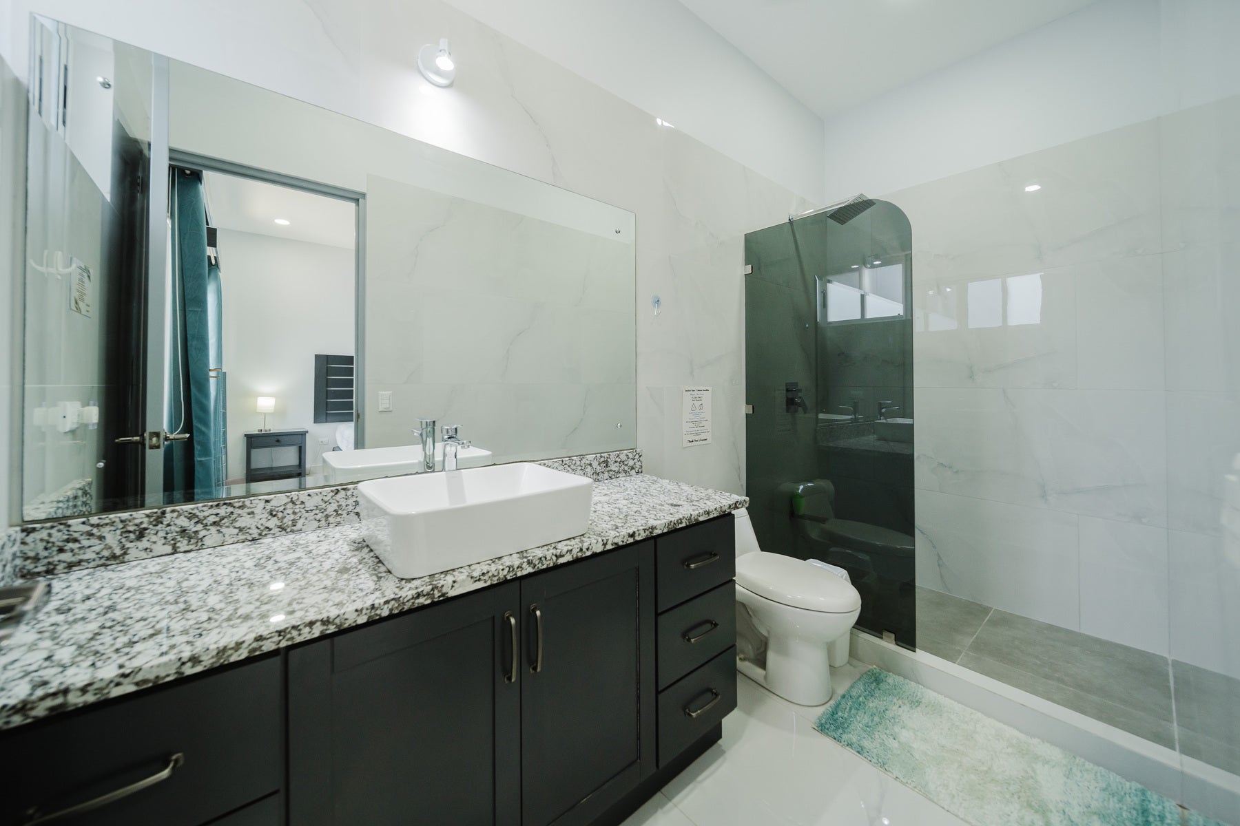 Modern Home Near Marina — photo 12 of 16