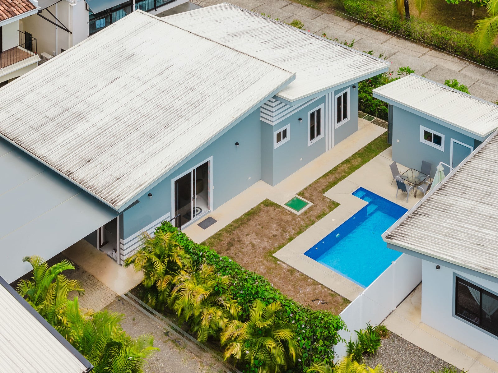 Modern Home Near Marina — photo 16 of 16