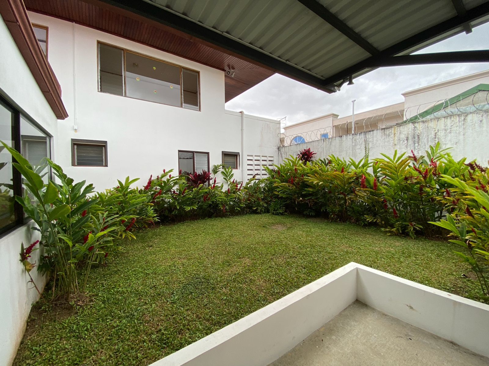 Mixed Use Property In Granadilla de Curridabat Uso de Suelo Mixto — photo 5 of 19