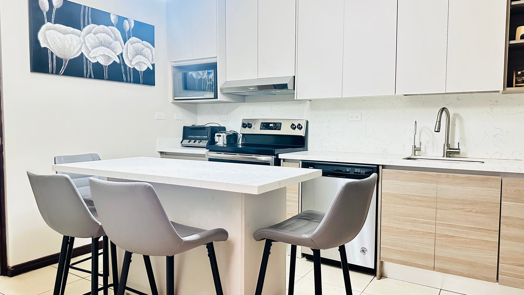 Santa Paula Condominio, Community Gated — photo 12 of 19