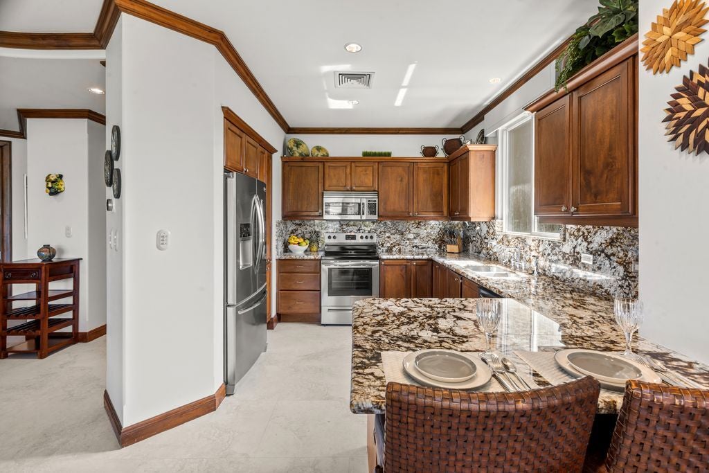 Luxury Ocean View Condo — photo 7 of 14