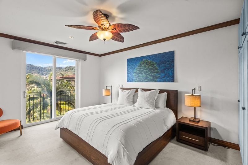 Luxury Ocean View Condo — photo 11 of 14