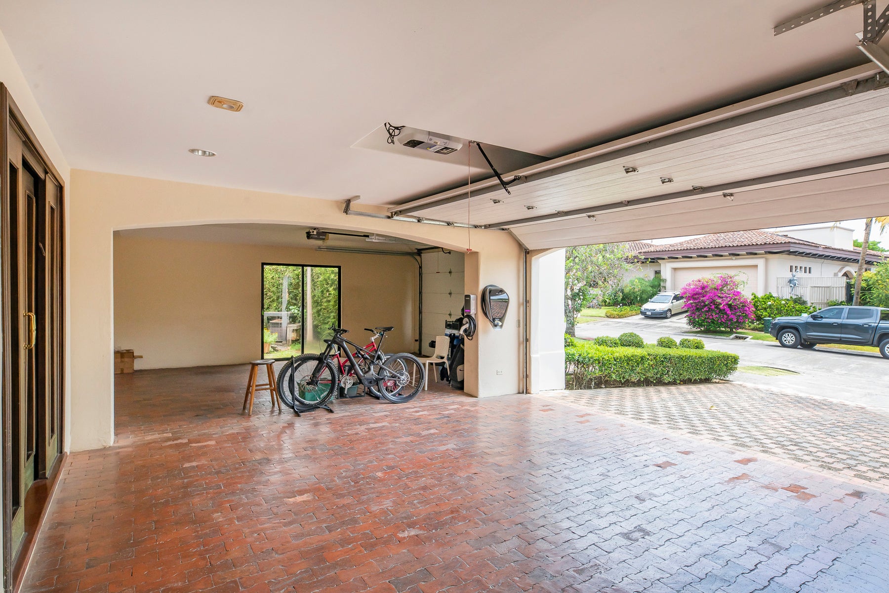 Villa Argiano Bosques de Lindora — photo 16 of 19