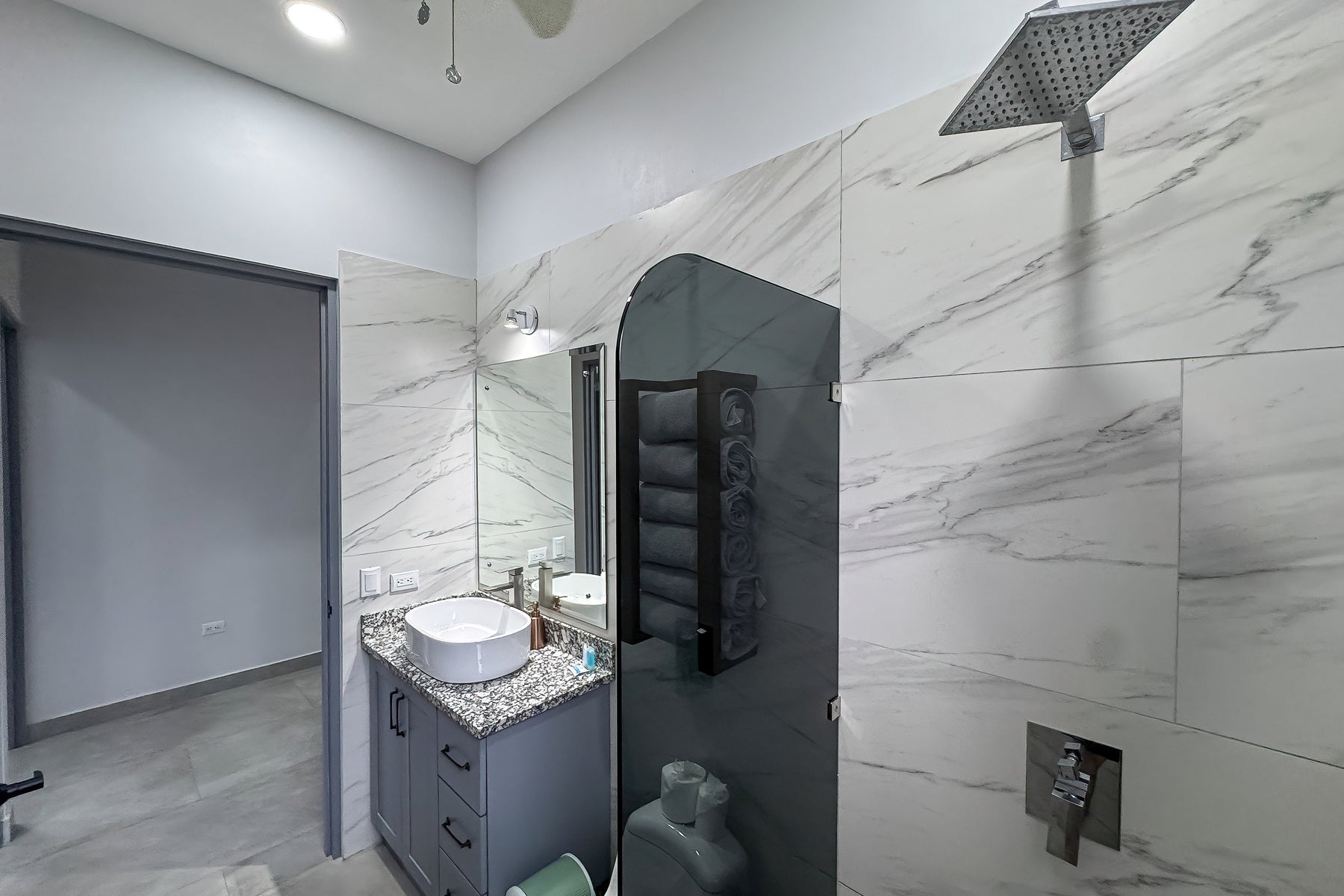 Modern Investment Opportunity Near Marina Pez Vela — photo 14 of 19