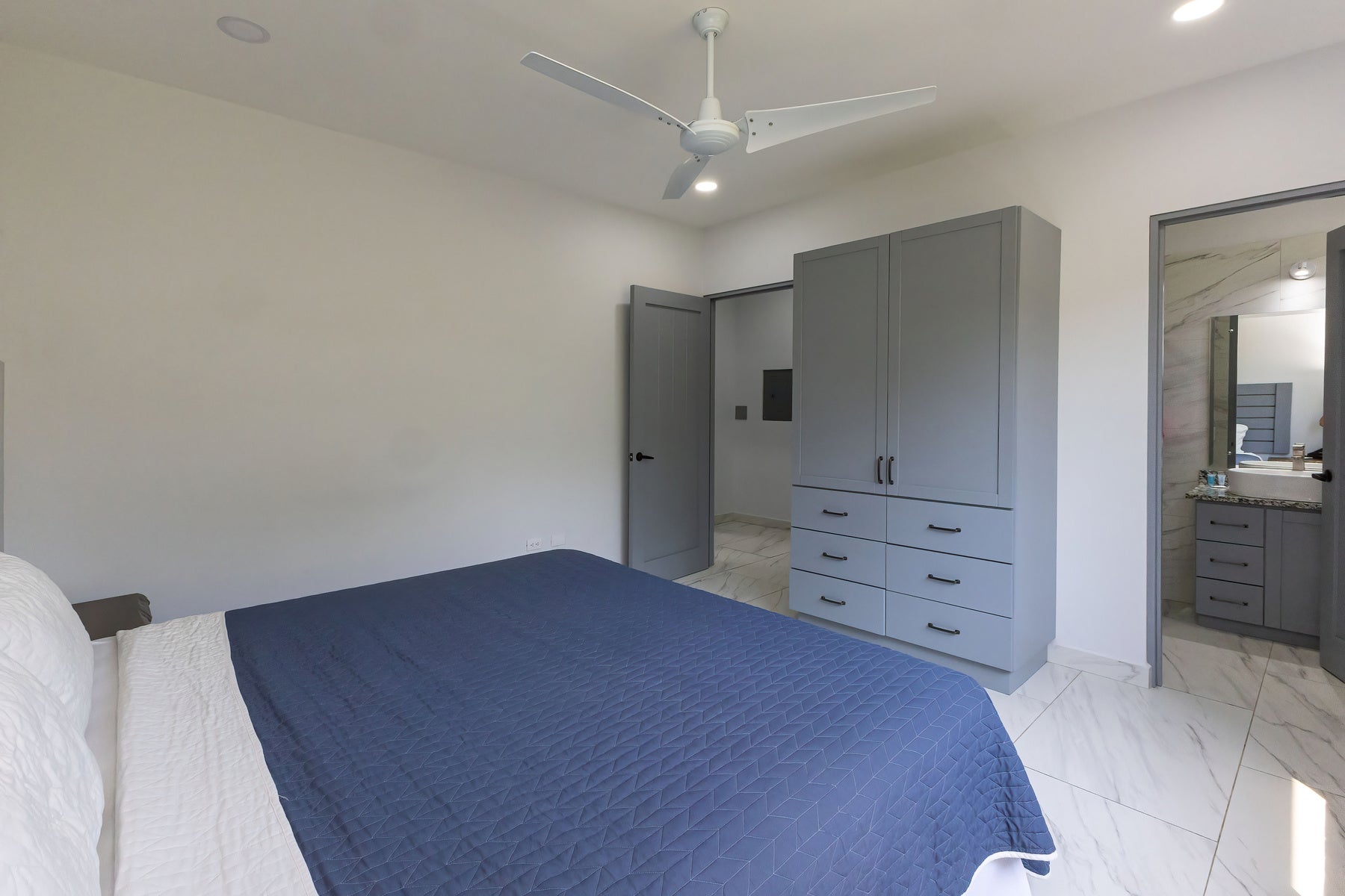 Modern Investment Opportunity Near Marina Pez Vela — photo 15 of 19