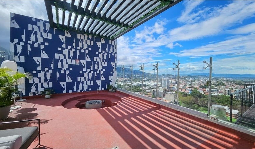 Apartment With Views And Rooftop Amenities — photo 14 of 16