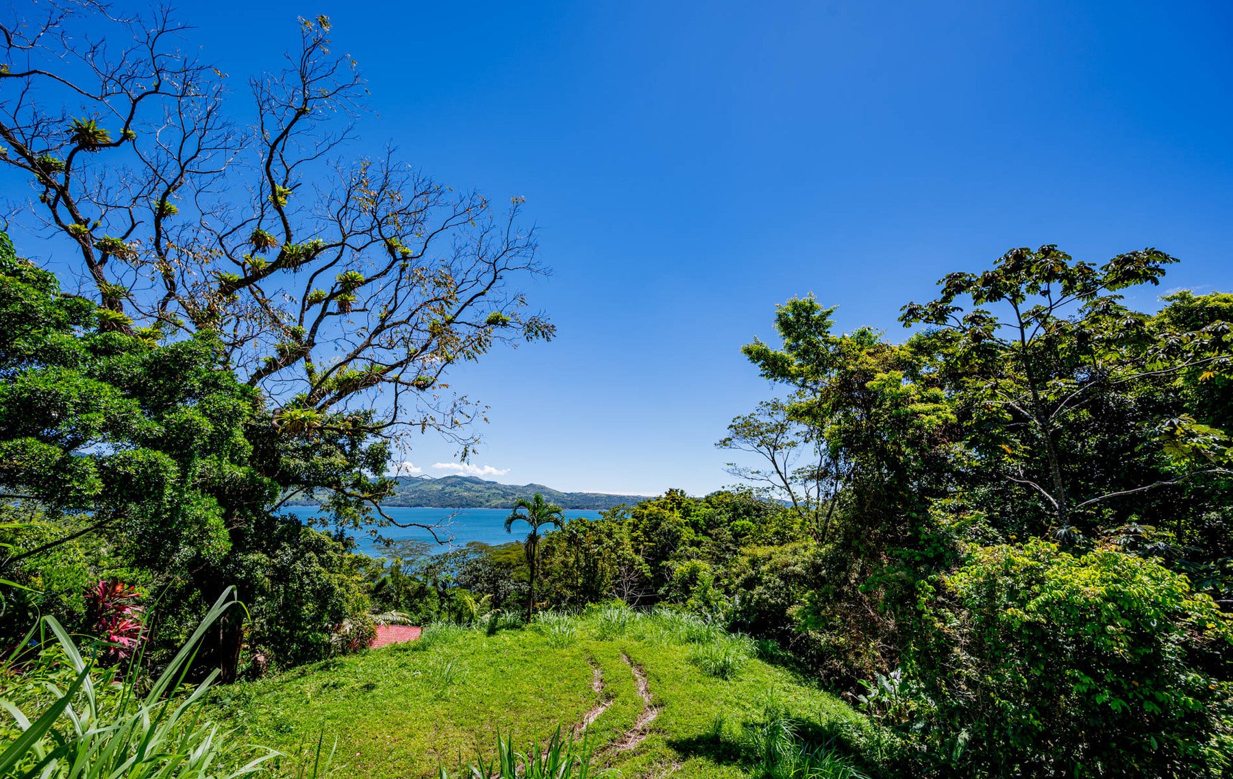 Centrally Located Lake View Lot, Nuevo Arenal, Lake Arenal, Arenal, Tilaran, Alajuela, Costa Rica 50807 — photo 5 of 5