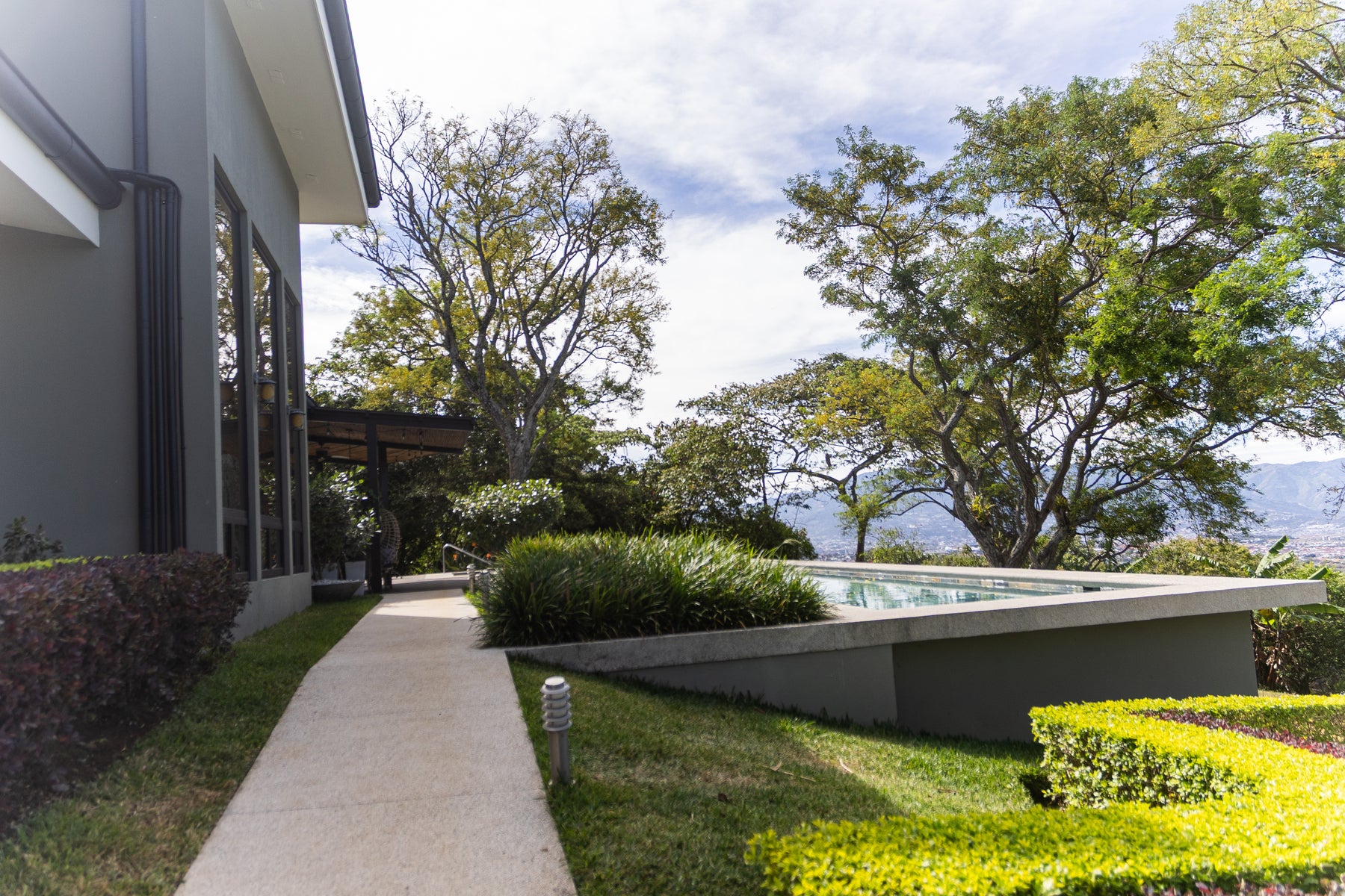 Luxury Property with Two Homes in Puente Salas de Barva — photo 14 of 19