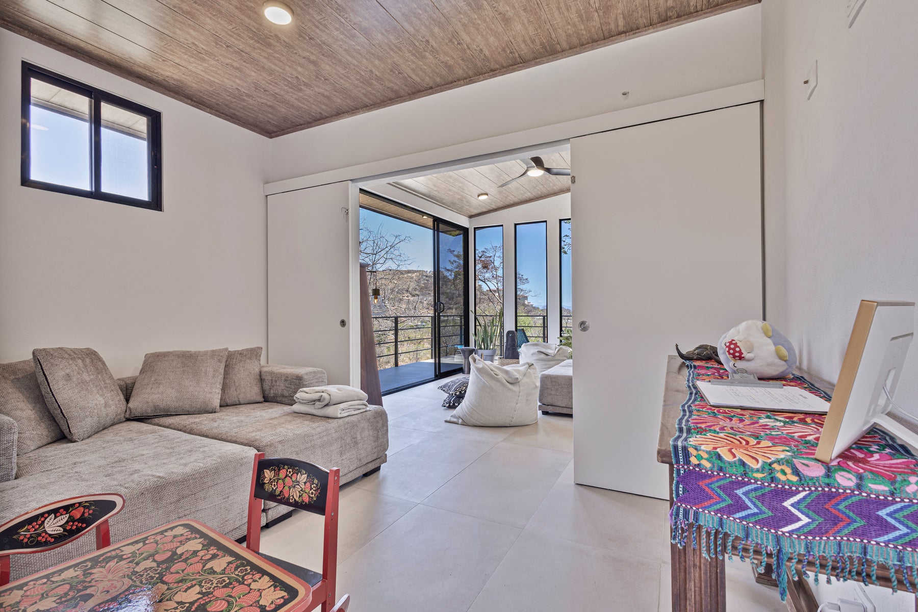 Modern Hilltop Home with Ocean Views — photo 15 of 19