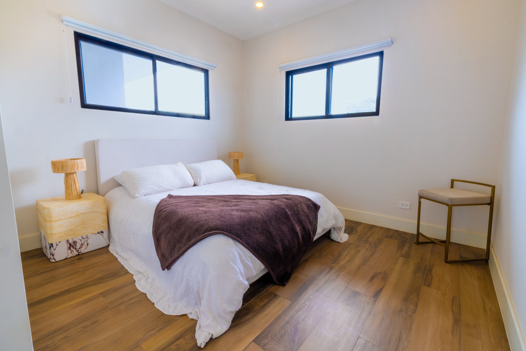 Modern Family Residence — photo 15 of 19