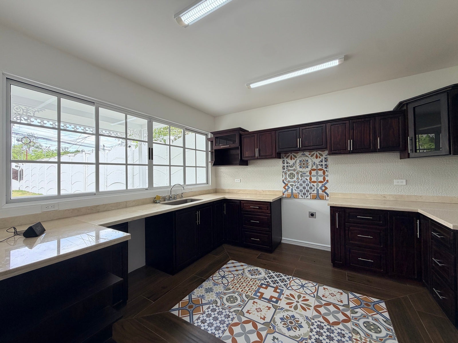 One level charming home — photo 4 of 19